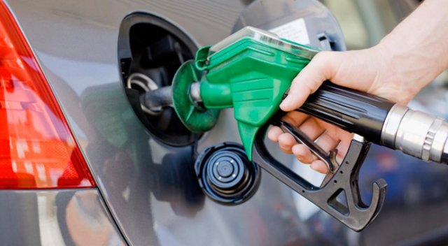 Motorinin litre fiyatı 4 TL’yi aştı Motorinin litre fiyatı 4 TL’yi aştı