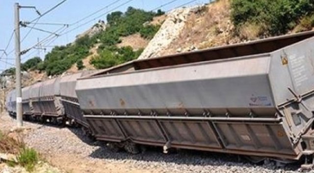 Muş’ta yük trenine bombalı saldırı