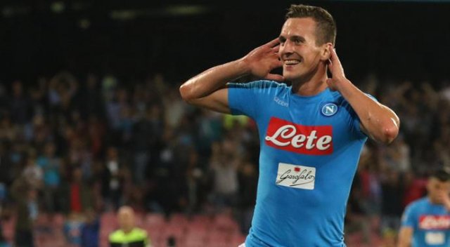 Napoli evinde galip: 3-1
