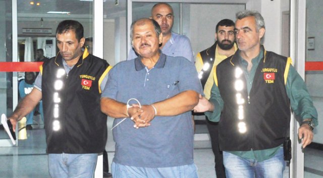 Öksüz’ün hocası Paris’e kaçamadan yakalandı Öksüz’ün hocası Paris’e kaçamadan yakalandı