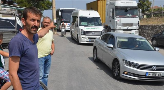 Onlar trafikten kaçıyor! Köylüler çileden çıkıyor