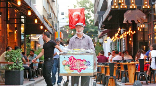 Orhan Amca’nın Meyve Dünyası Orhan Amca’nın Meyve Dünyası