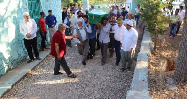 Otomobil bagajında taşınan yaralı çocuk hayatını kaybetti