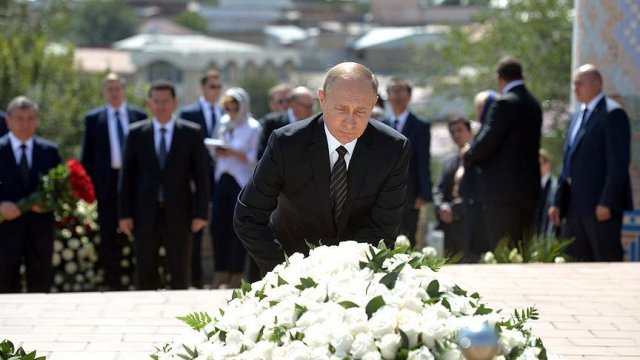 Putin, Kerimov&#039;un mezarını ziyaret etti