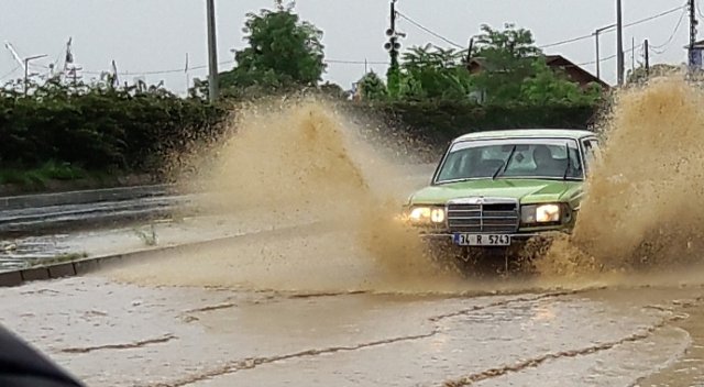 Rize’de sağanak heyelanlara sebep oldu Rize’de sağanak heyelanlara sebep oldu