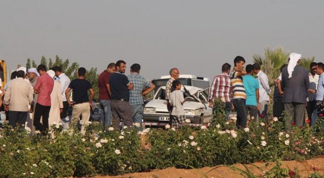 Şanlıurfa'da feci kaza: 1 ölü, 4 yaralı Şanlıurfa'da feci kaza: 1 ölü, 4 yaralı