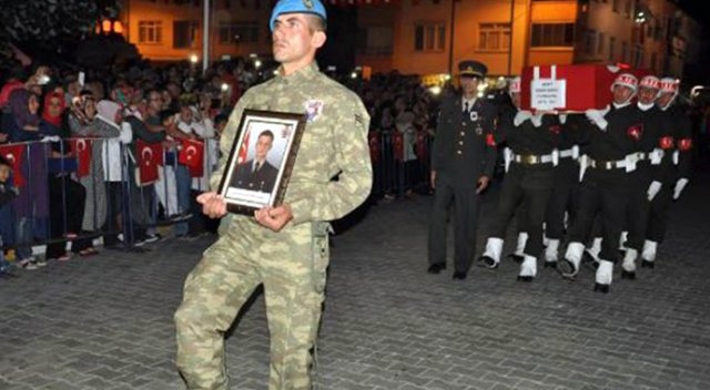 Şehit kardeşinin yürek dağlayan deryadı