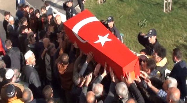 Şehit uzman çavuş son yolculuğuna uğurlandı Şehit uzman çavuş son yolculuğuna uğurlandı