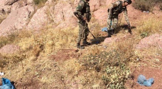 Şemdinli'de EYP ve yaşam malzemeleri ele geçirildi Şemdinli'de EYP ve yaşam malzemeleri ele geçirildi