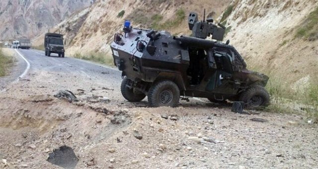 Şemdinli'de polise hain saldırı Şemdinli'de polise hain saldırı