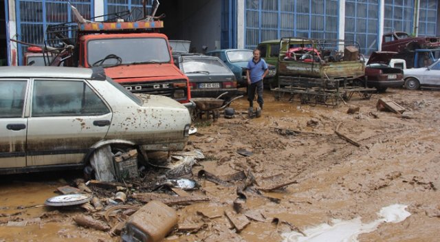 Şiddetli yağışlar hasara yol açtı