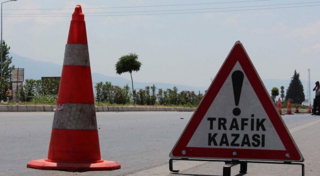 Sivas'ta feci kaza: 5 yaralı Sivas'ta feci kaza: 5 yaralı