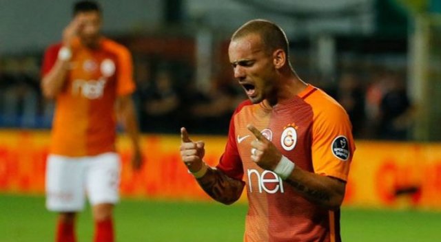 Sneijder maç başı ücretinde indirime gidiyor