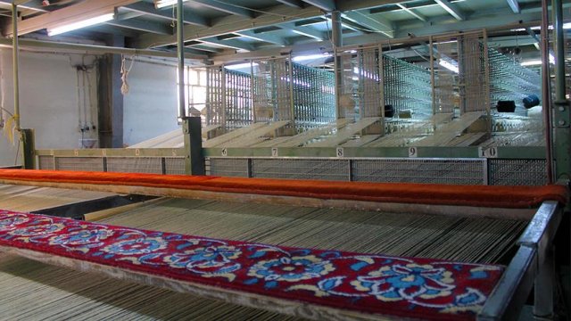Tarihi camilerin halıları asırlık tecrübeyle dokunuyor Tarihi camilerin halıları asırlık tecrübeyle dokunuyor