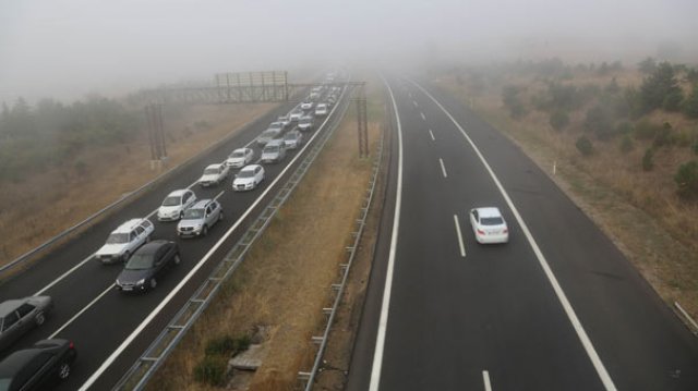 TEM&#039;de trafik çilesi sabaha kadar bitmedi