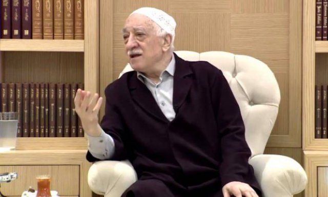 Teröristbaşı Gülen&#039;e soruları cinler getirmiş