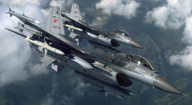 Hakkari'de hava harekatı, 2 terörist öldürüldü Hakkari'de hava harekatı, 2 terörist öldürüldü