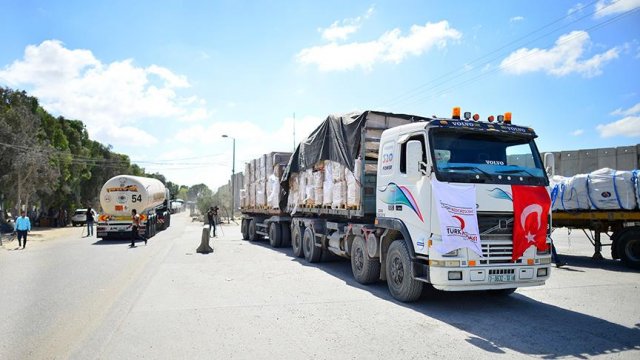 Türkiye'nin yardımları Gazze'ye ulaşmaya devam ediyor