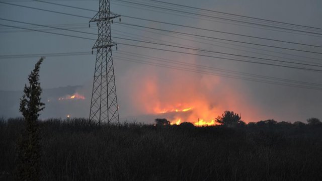 Tuzla&#039;da askeri alanda yangın