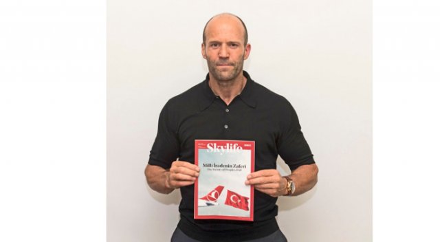 Jason Statham ve Jessica Alba'dan 'Milli İrade' pozu Jason Statham ve Jessica Alba'dan 'Milli İrade' pozu