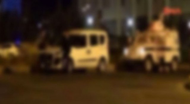 Van'da askeri araca bombalı saldırı Van'da askeri araca bombalı saldırı
