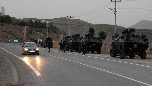 Van&#039;da terör saldırısı: 1 korucu şehit