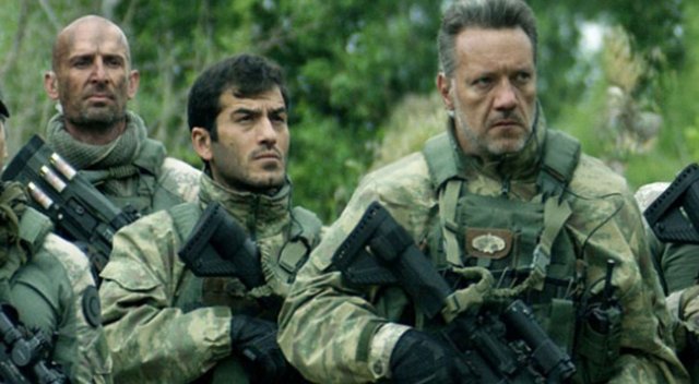 'Dağ 2' filmi için oyuncular 3 ay askeri eğitim aldı 'Dağ 2' filmi için oyuncular 3 ay askeri eğitim aldı