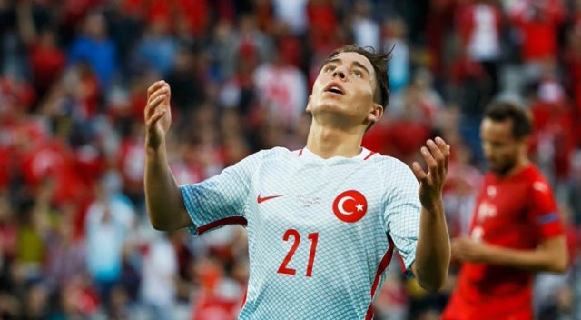 10 yıldız arasında Emre Mor&#039;da var