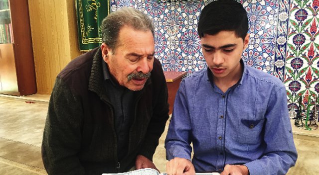 17 yaşındaki Suriyeli hafızdan Kur’an dersi