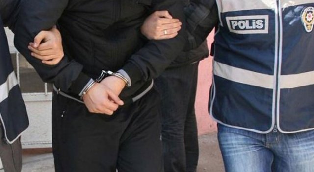 2 adliye personeli tutuklandı