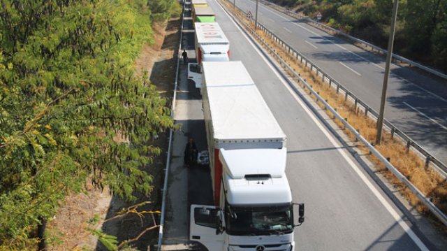 25 kilometre kuyruk oluştu! Değeri 100 milyon dolar...
