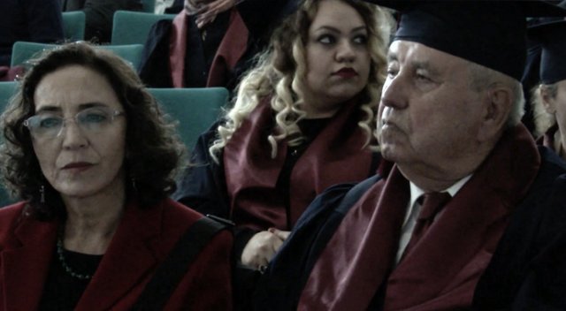 82 yaşında üniversite diploması aldı 82 yaşında üniversite diploması aldı