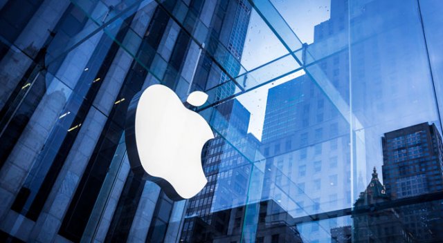 Apple dünyanın en büyüğü olma unvanını korudu