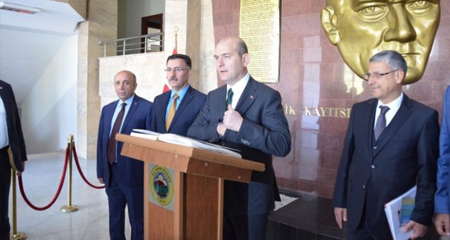Bakan Soylu: 'Ankara’ya yönelik bir eylem engellenmiş oldu' Bakan Soylu: 'Ankara’ya yönelik bir eylem engellenmiş oldu'