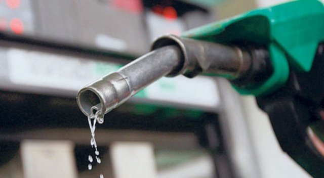 Benzin 14, motorine 12 kuruş zam geldi Benzin 14, motorine 12 kuruş zam geldi