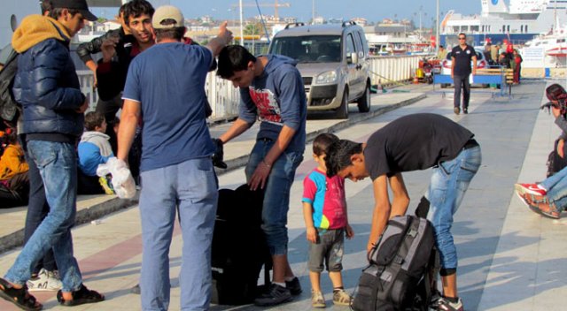 Çeşme'de 134 sığınmacı yakalandı Çeşme'de 134 sığınmacı yakalandı
