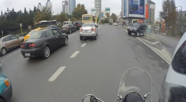 Cip az daha takla atıyordu Cip az daha takla atıyordu