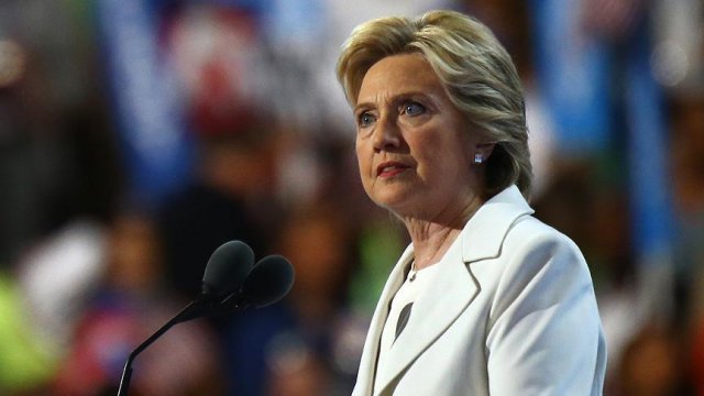 Clinton: Trump 20 yıldır federal gelir vergisi için tek kuruş ödememiş