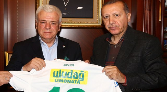 Cumhurbaşkanı Erdoğan’a "16" numaralı forma