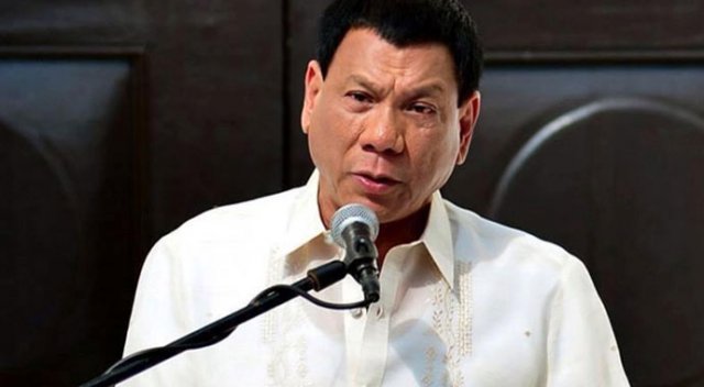 Duterte&#039;den sinagoga özür ziyareti