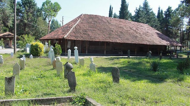 Ecdad yadigarı camiler asırlara meydan okuyor