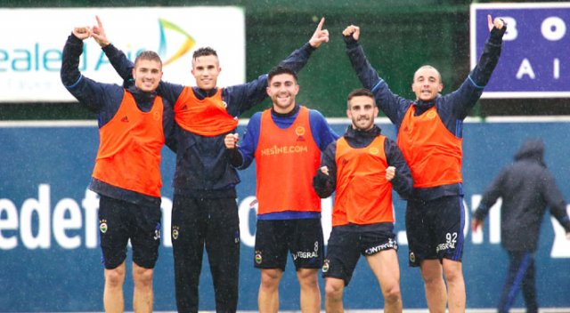 Fenerbahçe savunmada ve hücumda etkili değil Fenerbahçe savunmada ve hücumda etkili değil