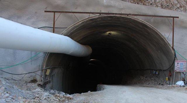 Ferhat Tüneli kazısında son 220 km Ferhat Tüneli kazısında son 220 km
