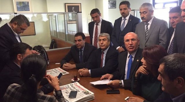 FETÖ ve PKK&#039;yla suçlanan Cumhuriyet&#039;e CHP&#039;den destek