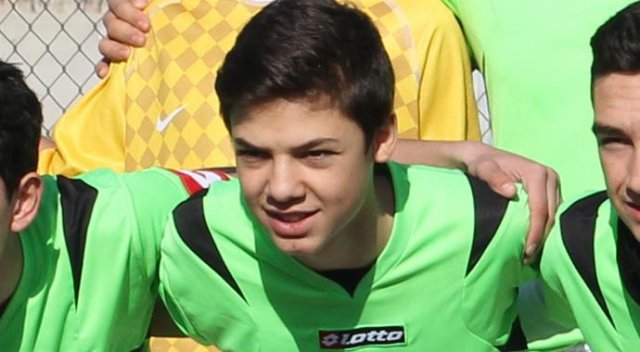 Genç futbolcu kansere yenik düştü