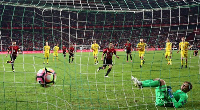 Hakan Çalhanoğlu demek gol demek! Hakan Çalhanoğlu demek gol demek!