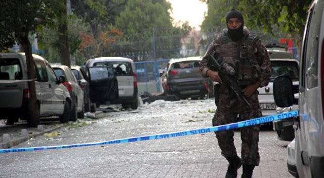 İstanbul'daki patlama sonrası polis her yerde onu arıyor! İstanbul'daki patlama sonrası polis her yerde onu arıyor!