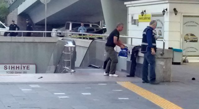 İstanbul’daki patlamanın ardından Ankara’da şüpheli paket alarmı İstanbul’daki patlamanın ardından Ankara’da şüpheli paket alarmı