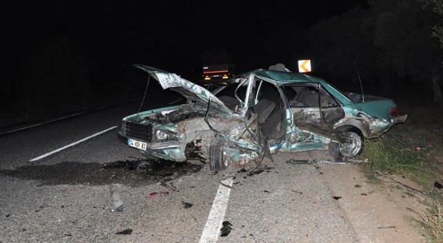 İznik'te otomobiller kafa kafaya çarpıştı: 1 ölü