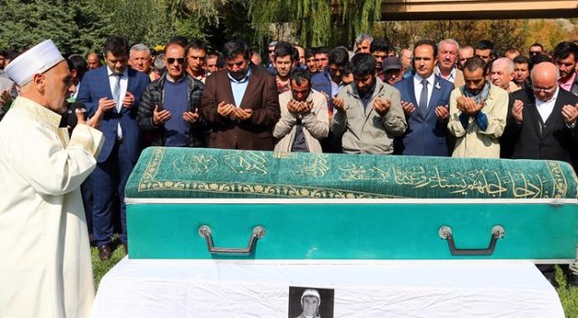 Jokey Ömer Kaya son yolculuğuna uğurlandı